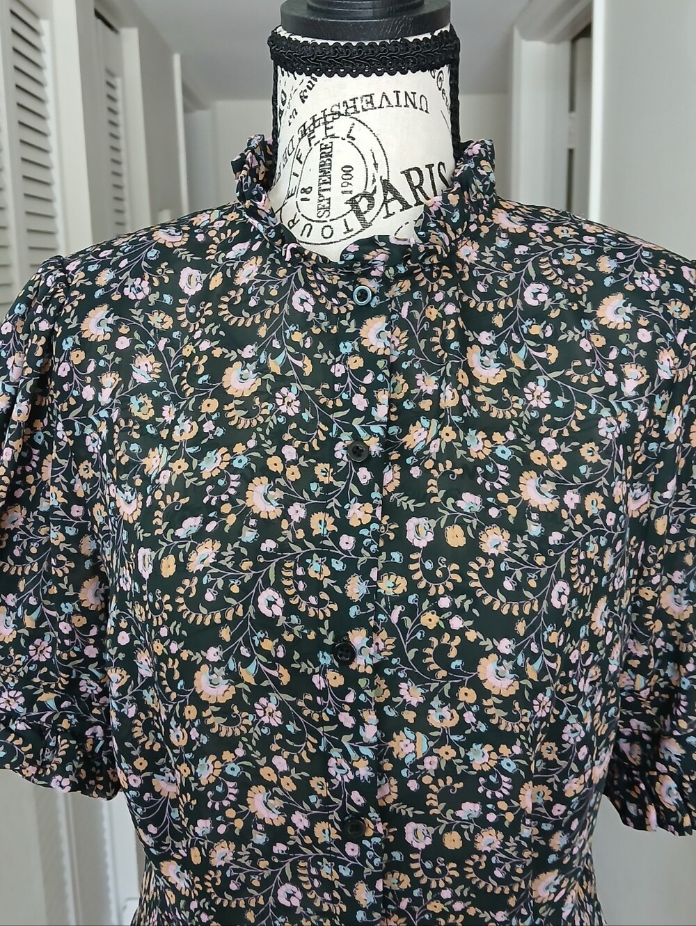 Selkie the Bistro Blouse‎ in Spirit Floral Button Up Top - Picture 5 of 15